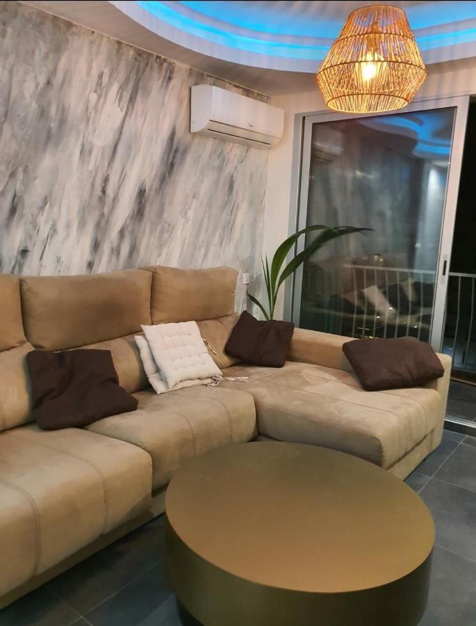 Louti'S Apartment La Pineda Exterior photo
